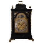 Bracketclock + dag-, maand- & datumaanduiding