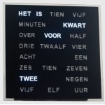Nederlandse woordklok zwart AMS 1265