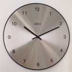 AM 177 aluminium klok met bol glas AM 177 aluminium klok met bol glas